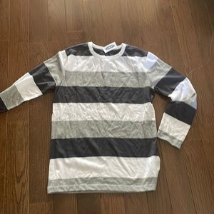 Old navy long sleeve tee
